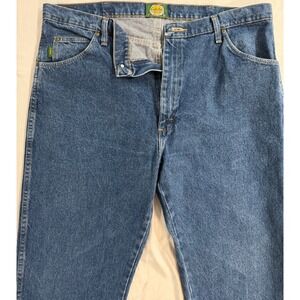 Cabelas Roughneck Mens Blue Denim Jeans Straight Leg Medium Wash 40x32 905100D